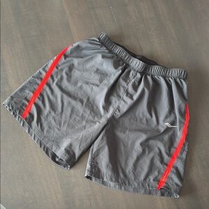 Saucony Men's Running Workout Athletic Shorts size Small Grey Liner Pocket
